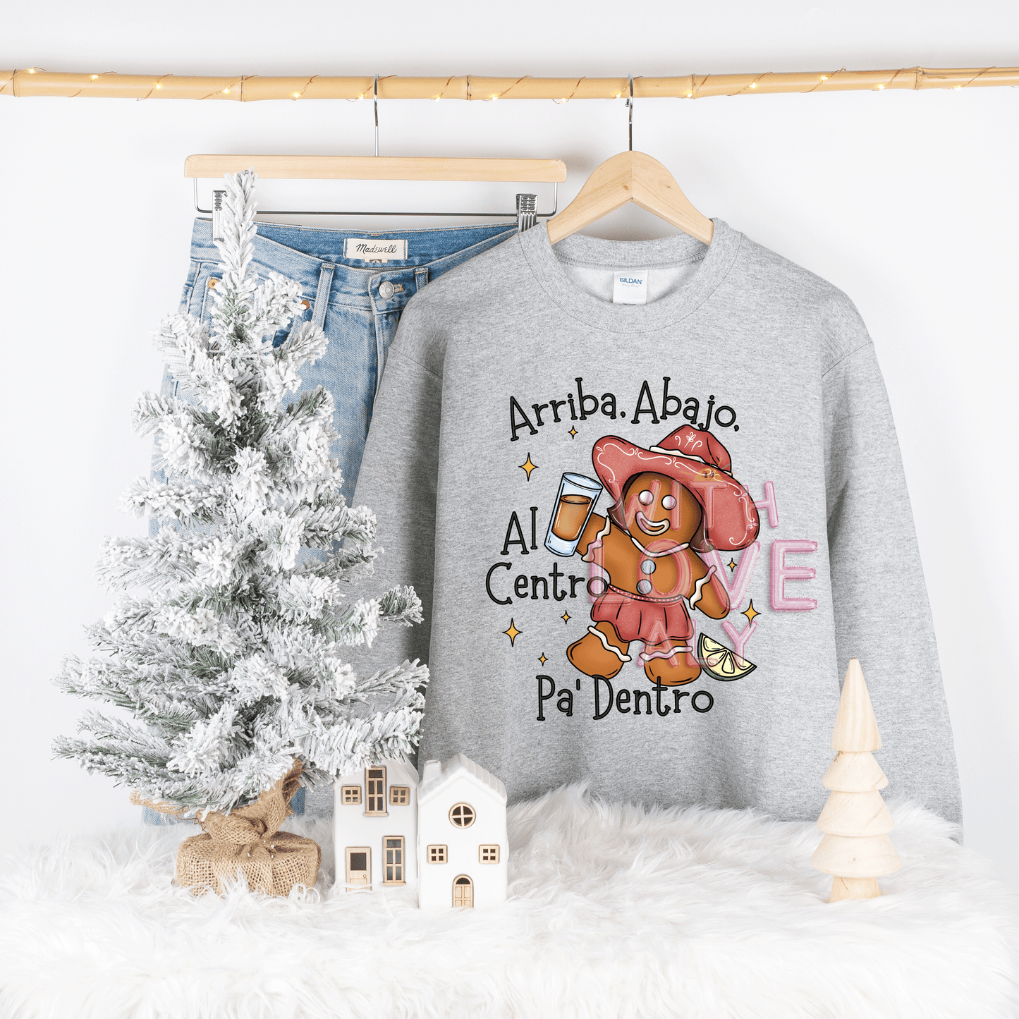 Ginger bread sweatshirt arriba, abajo al centro y pa dentro